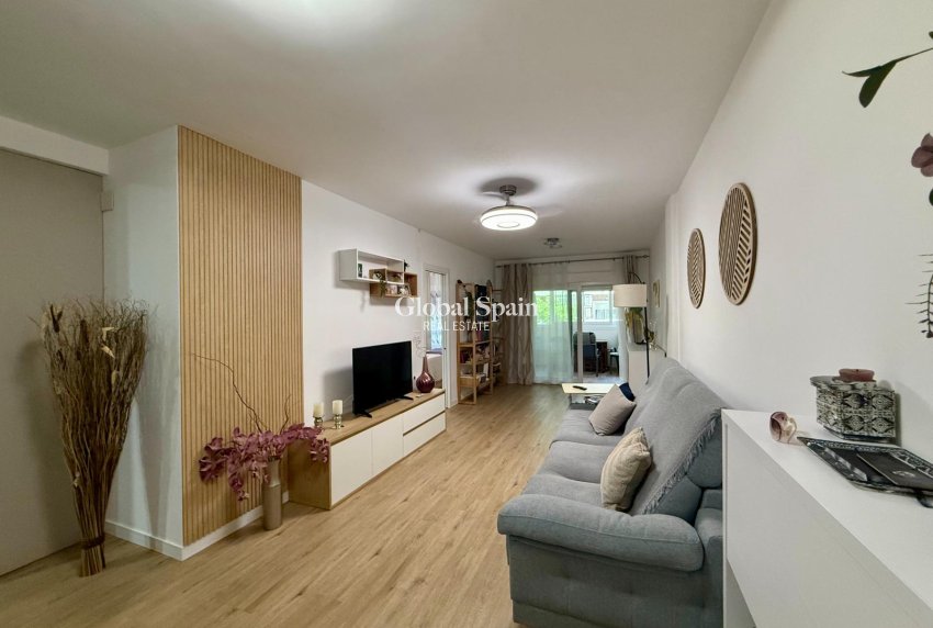 Wederverkoop - APPARTEMENT -
TORREVIEJA - Center