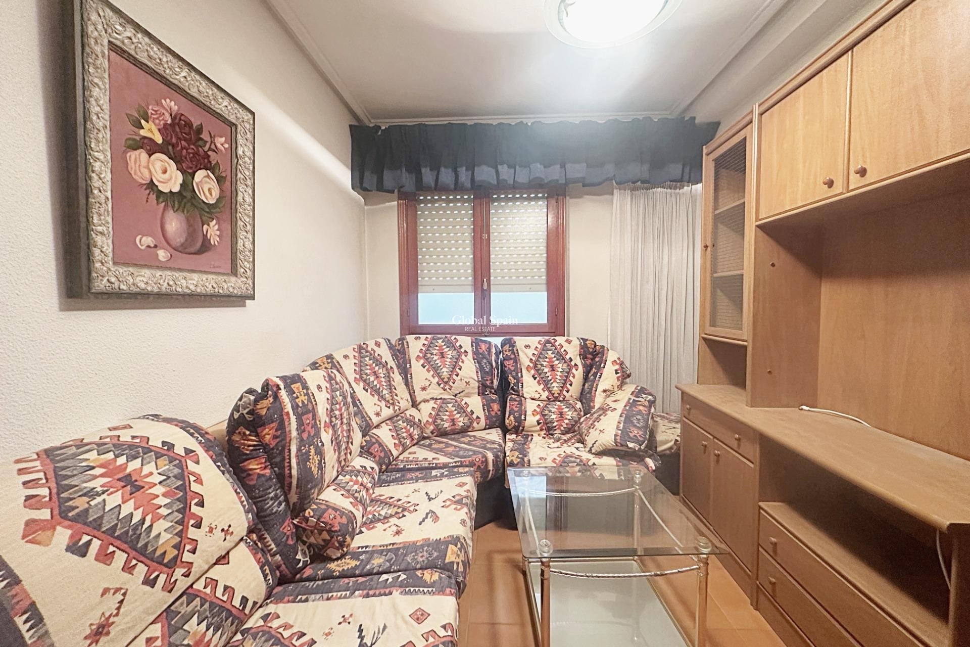 Wederverkoop - APPARTEMENT -
TORREVIEJA - Center