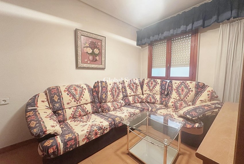 Wederverkoop - APPARTEMENT -
TORREVIEJA - Center