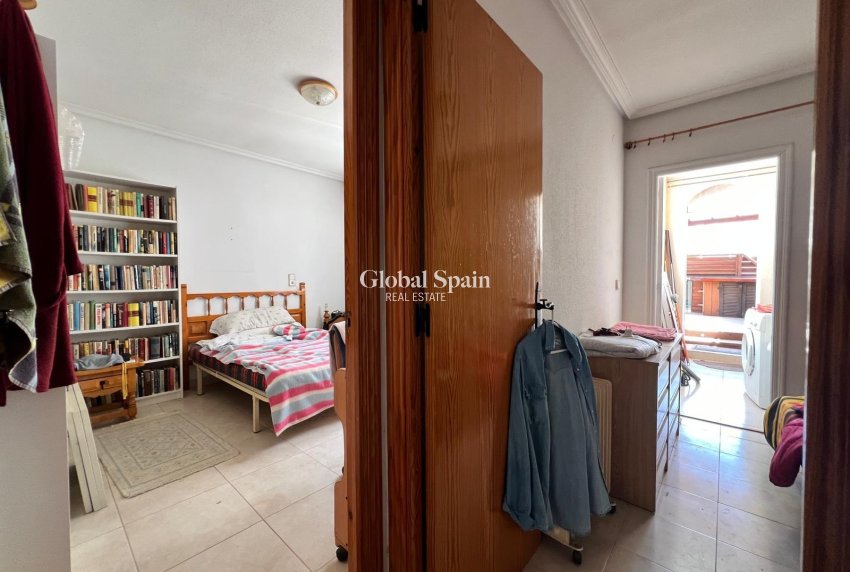 Wederverkoop - APPARTEMENT -
TORREVIEJA - Center
