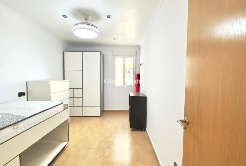 Wederverkoop - APPARTEMENT -
TORREVIEJA - Center