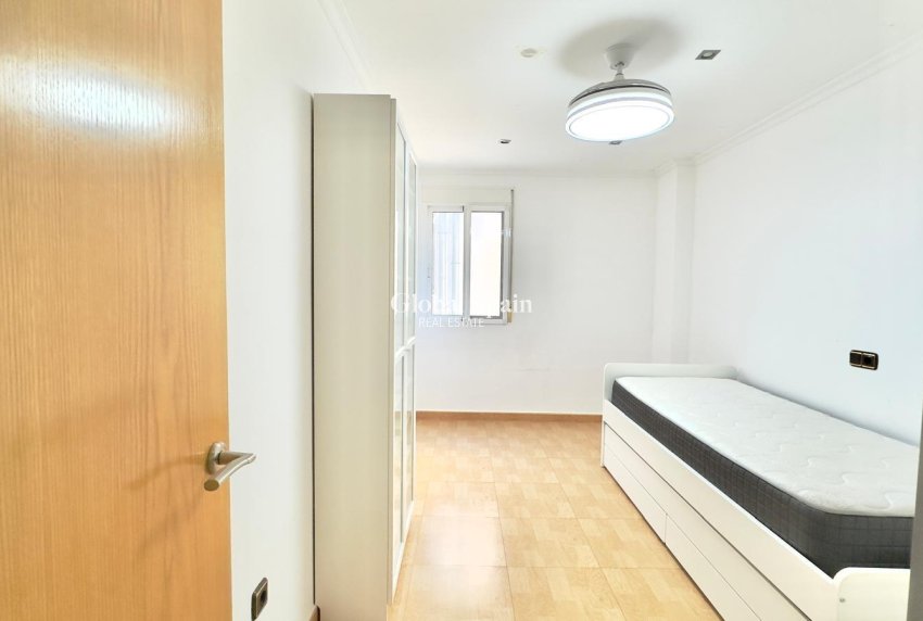 Wederverkoop - APPARTEMENT -
TORREVIEJA - Center