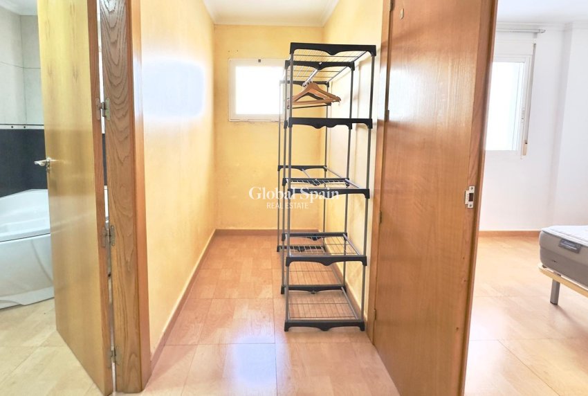 Wederverkoop - APPARTEMENT -
TORREVIEJA - Center