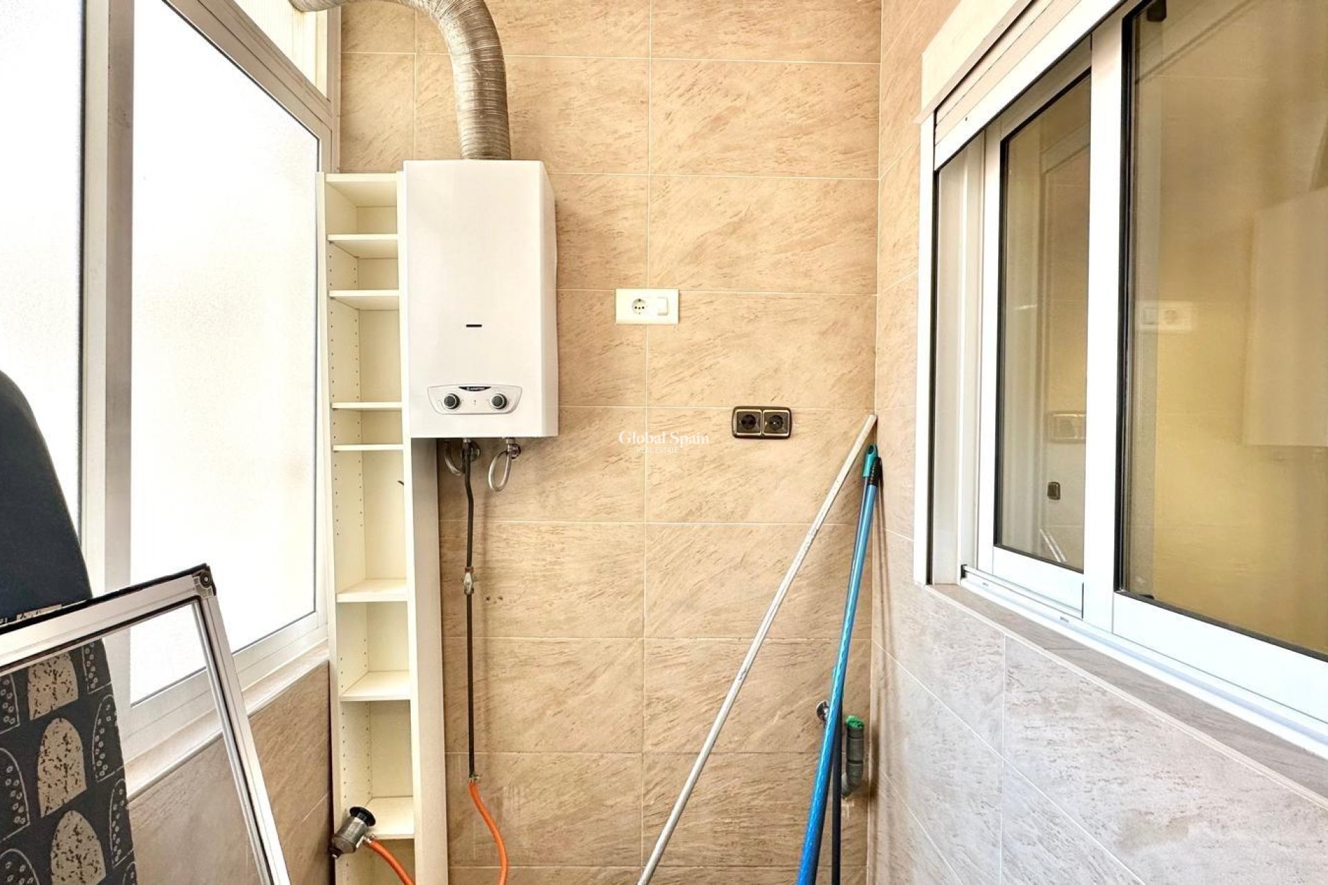 Wederverkoop - APPARTEMENT -
TORREVIEJA - Center