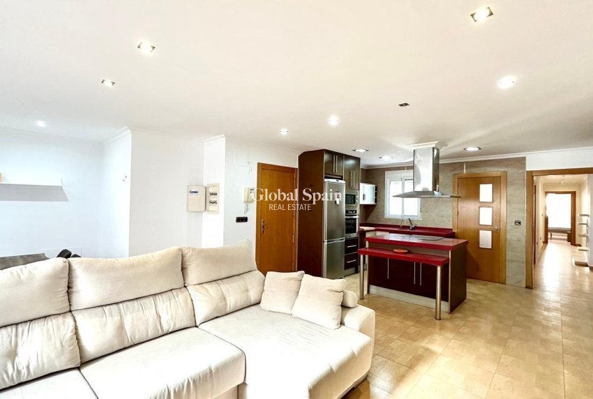 Wederverkoop - APPARTEMENT -
TORREVIEJA - Center