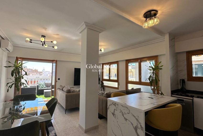Wederverkoop - APPARTEMENT -
TORREVIEJA - Center