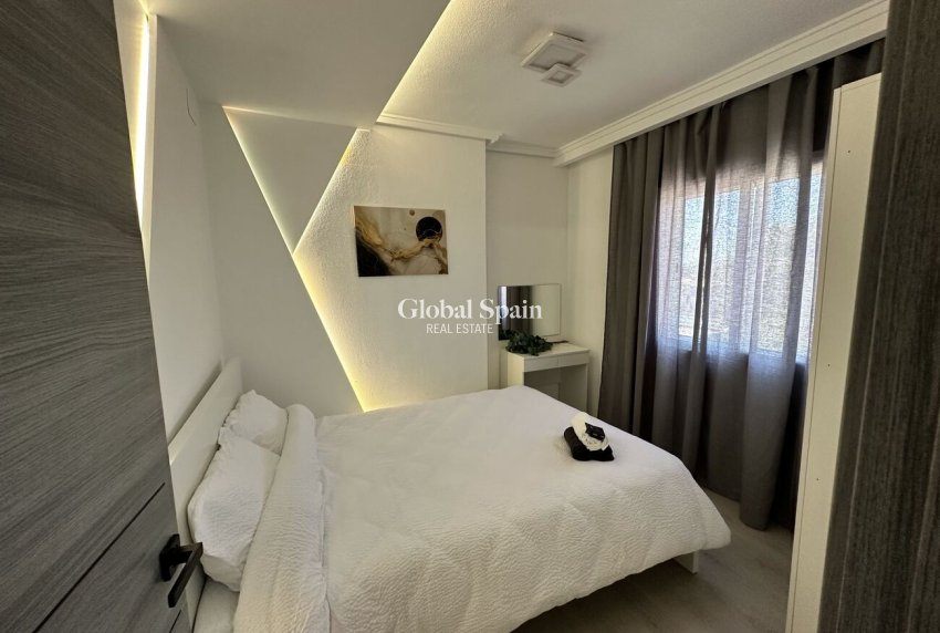 Wederverkoop - APPARTEMENT -
TORREVIEJA - Center