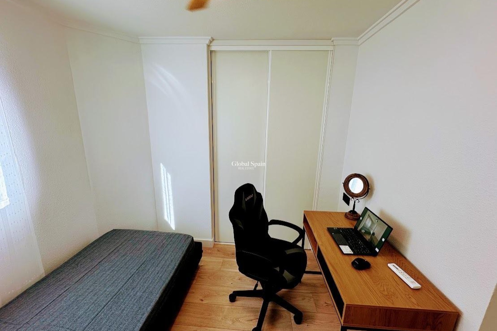 Wederverkoop - APPARTEMENT -
TORREVIEJA - Center
