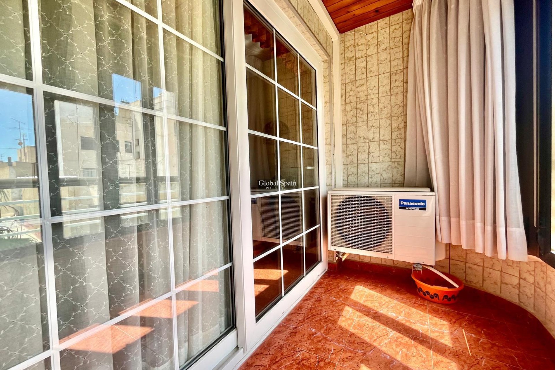 Wederverkoop - APPARTEMENT -
TORREVIEJA - Center