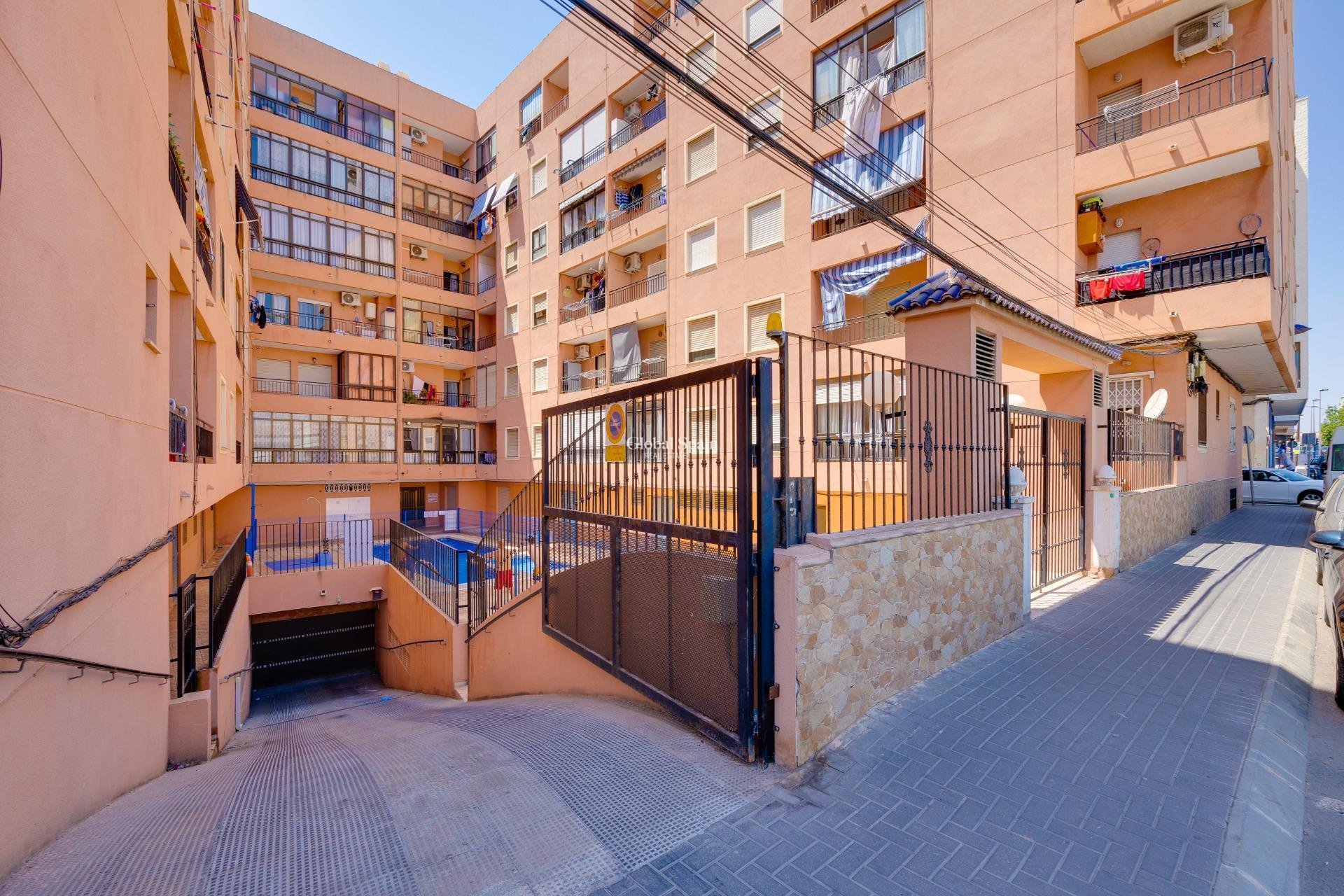 Wederverkoop - APPARTEMENT -
TORREVIEJA - Center