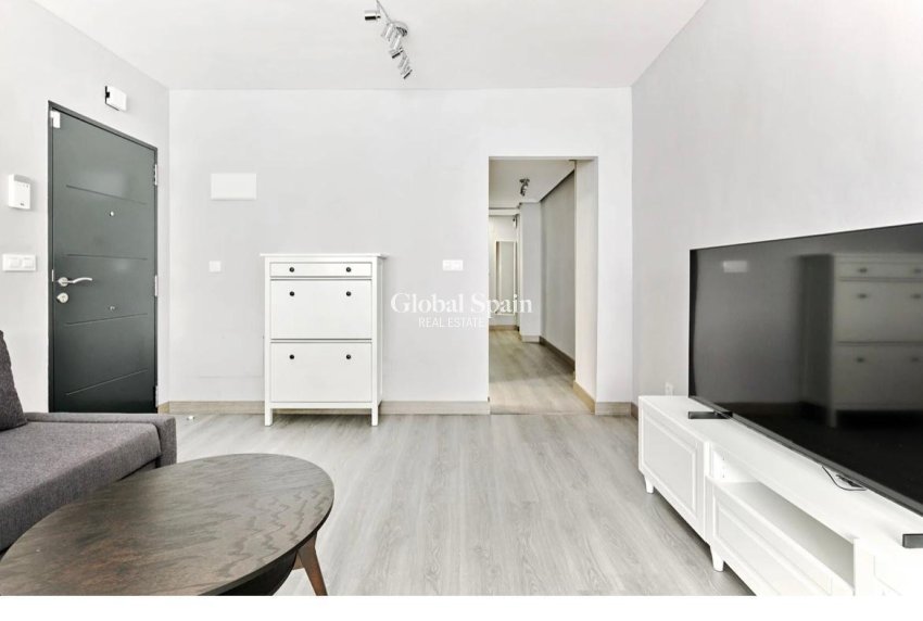 Wederverkoop - APPARTEMENT -
TORREVIEJA - Center