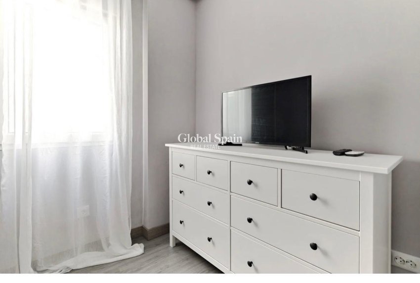 Wederverkoop - APPARTEMENT -
TORREVIEJA - Center