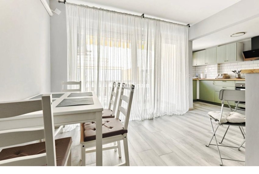 Wederverkoop - APPARTEMENT -
TORREVIEJA - Center
