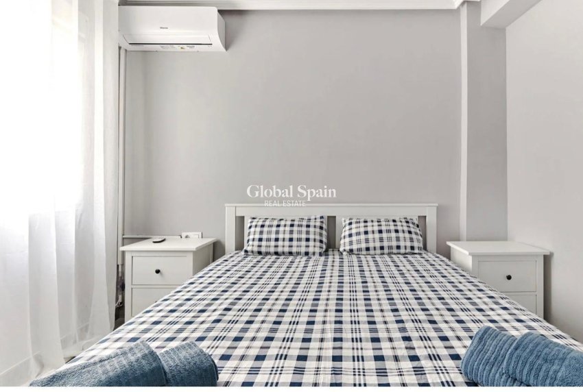 Wederverkoop - APPARTEMENT -
TORREVIEJA - Center