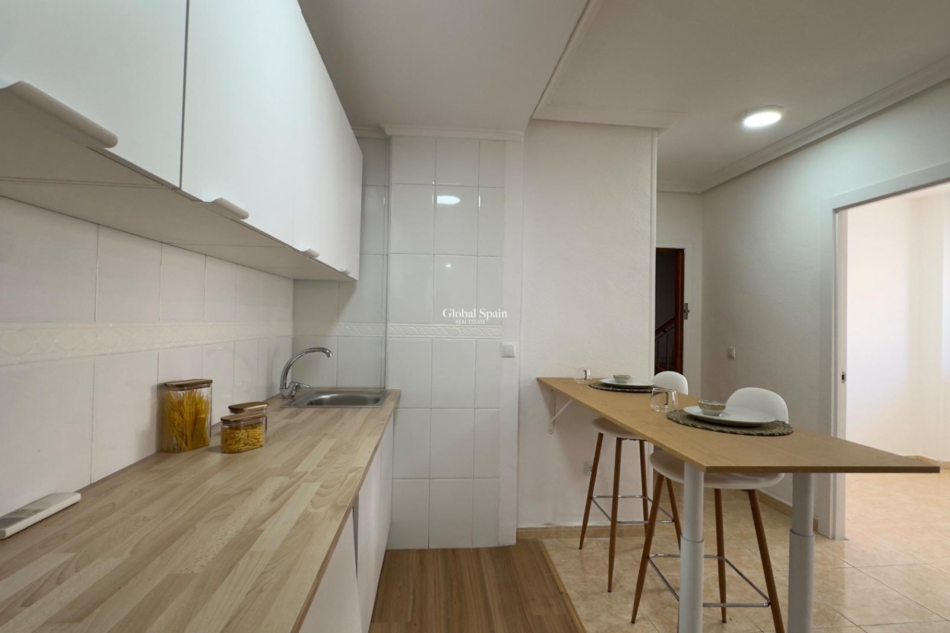 Wederverkoop - APPARTEMENT -
TORREVIEJA - Center