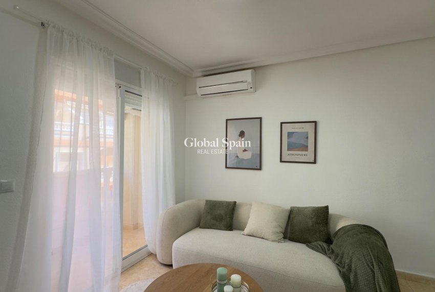 Wederverkoop - APPARTEMENT -
TORREVIEJA - Center