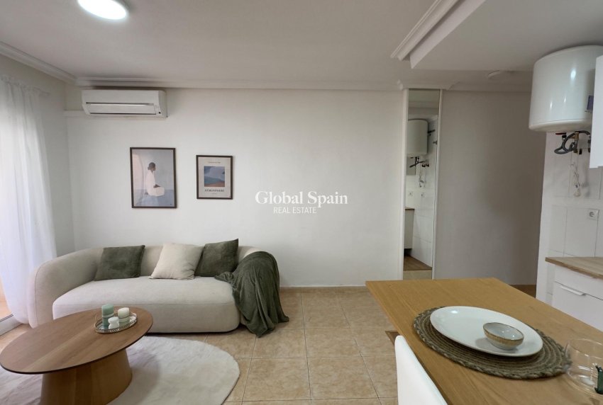 Wederverkoop - APPARTEMENT -
TORREVIEJA - Center