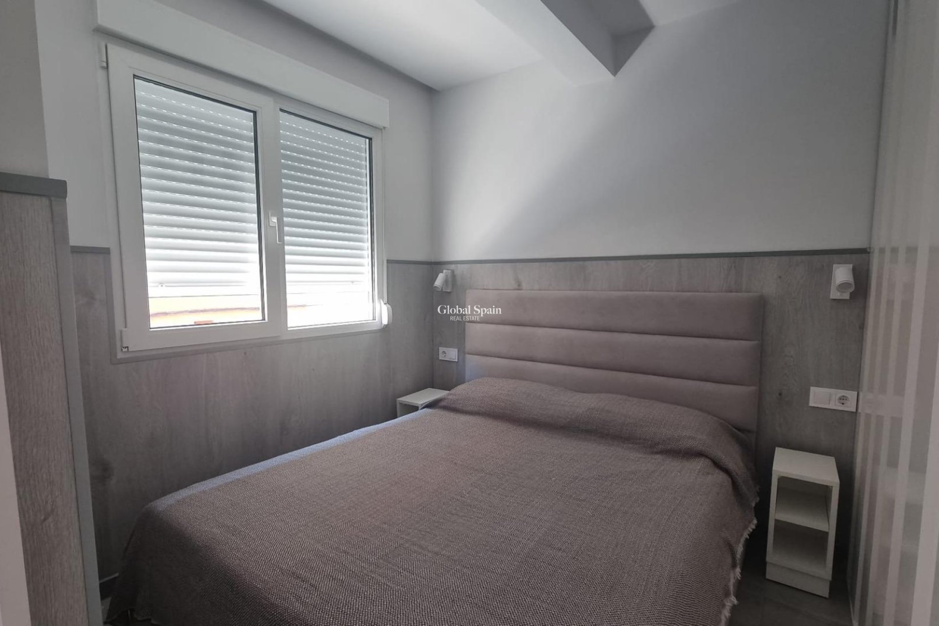 Wederverkoop - APPARTEMENT -
TORREVIEJA - Center