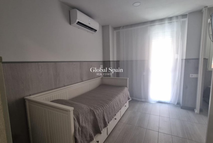 Wederverkoop - APPARTEMENT -
TORREVIEJA - Center