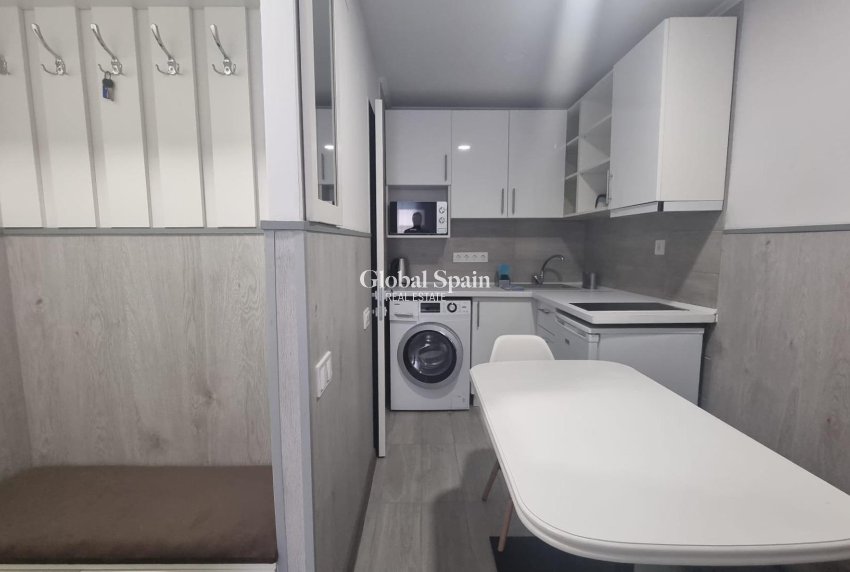 Wederverkoop - APPARTEMENT -
TORREVIEJA - Center