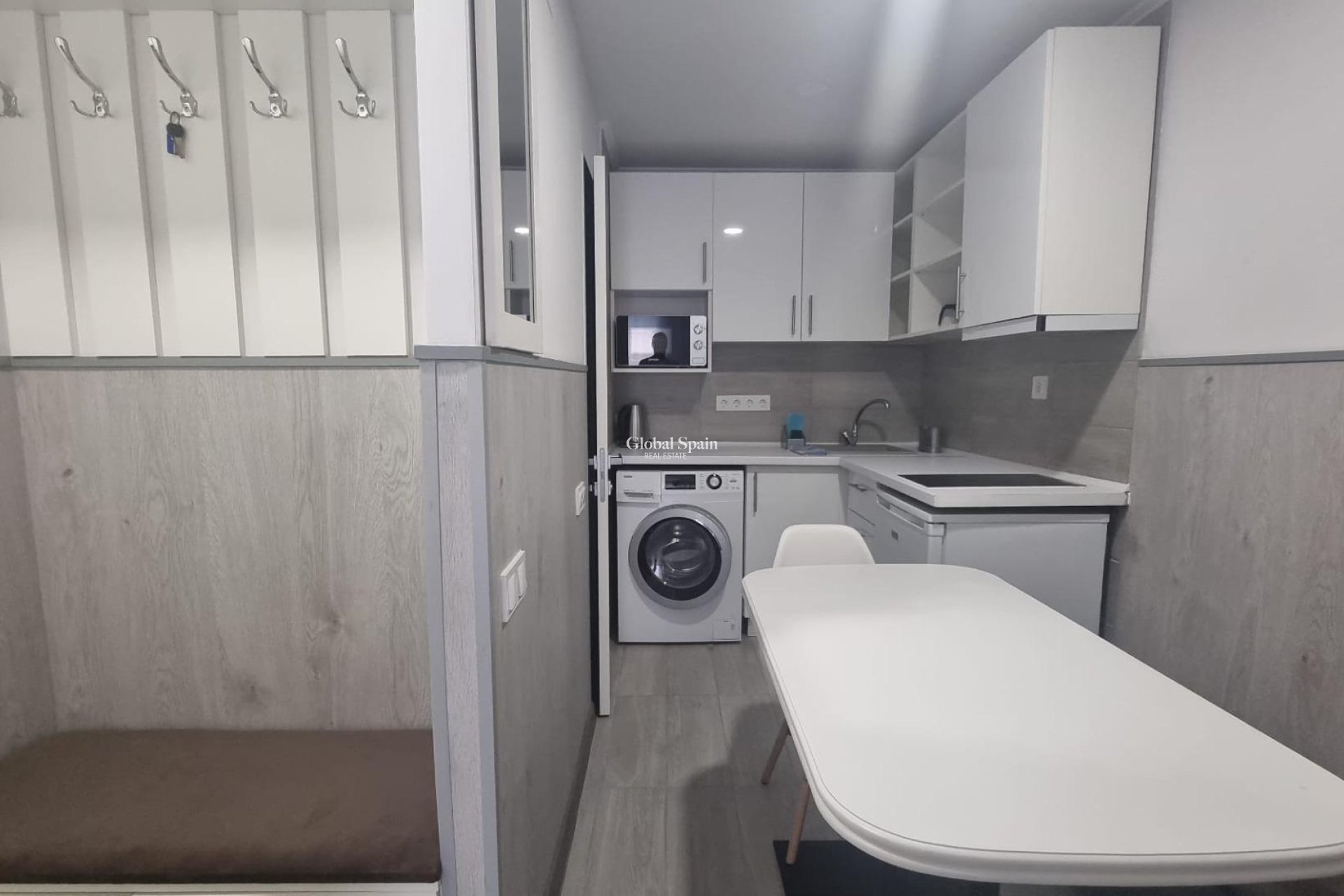 Wederverkoop - APPARTEMENT -
TORREVIEJA - Center