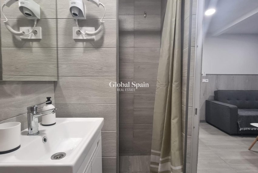 Wederverkoop - APPARTEMENT -
TORREVIEJA - Center