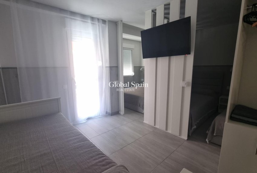 Wederverkoop - APPARTEMENT -
TORREVIEJA - Center