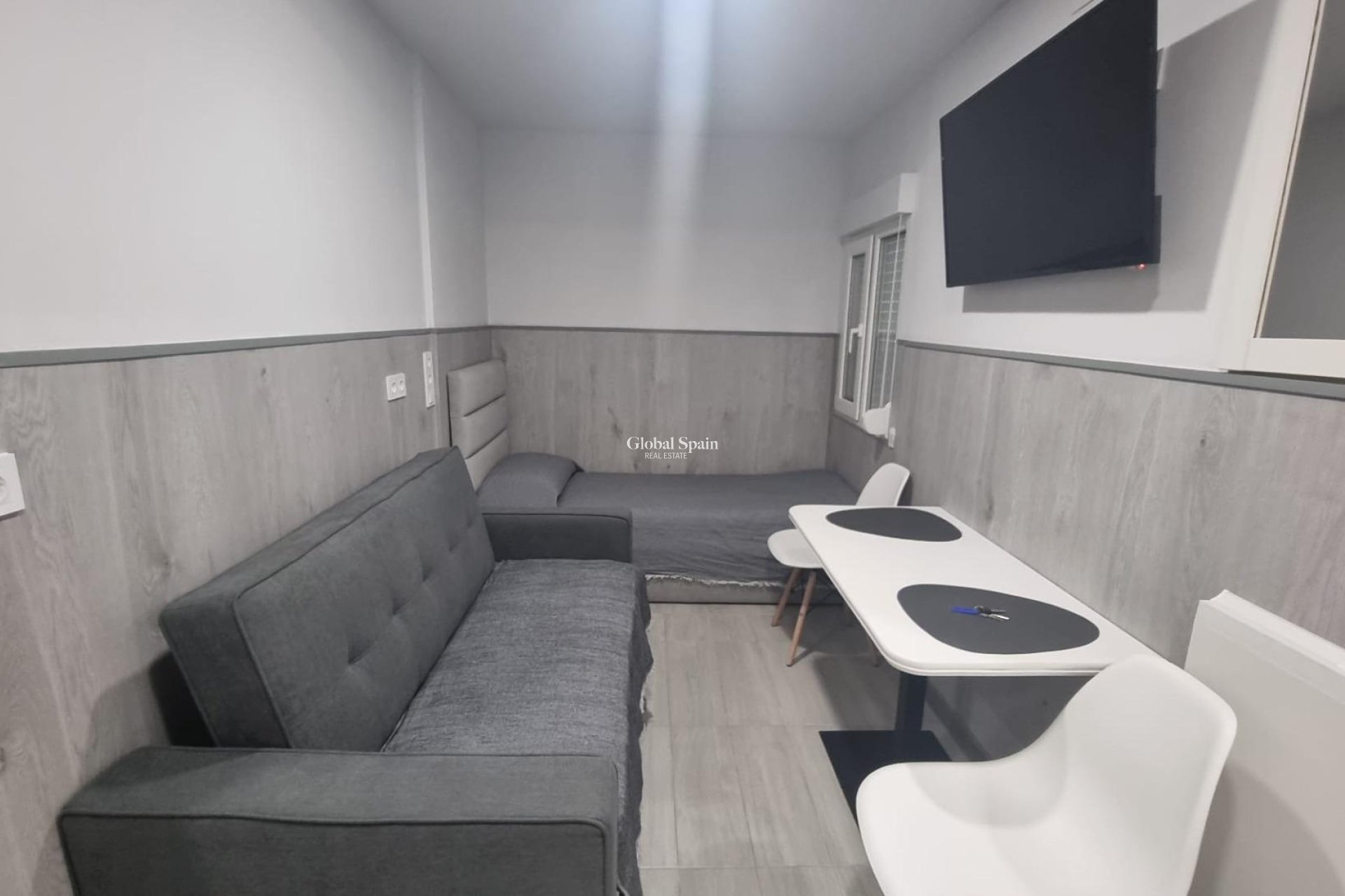 Wederverkoop - APPARTEMENT -
TORREVIEJA - Center