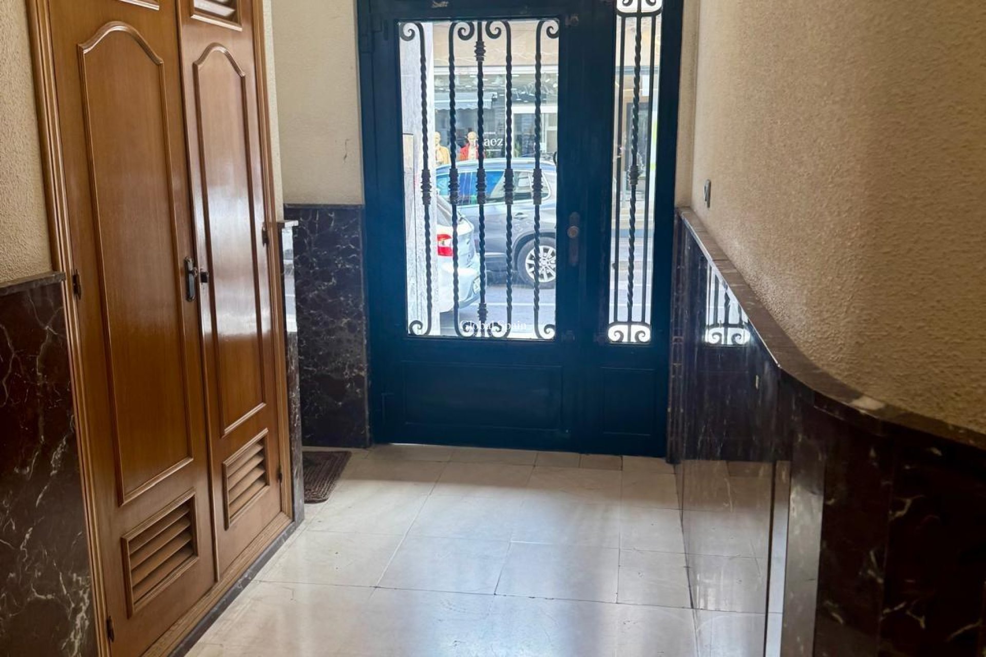 Wederverkoop - APPARTEMENT -
TORREVIEJA - Center