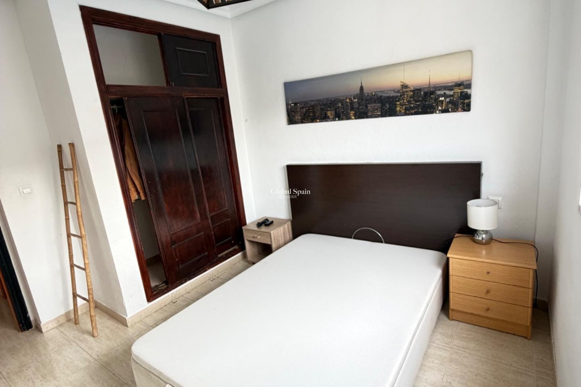 Wederverkoop - APPARTEMENT -
TORREVIEJA - Center