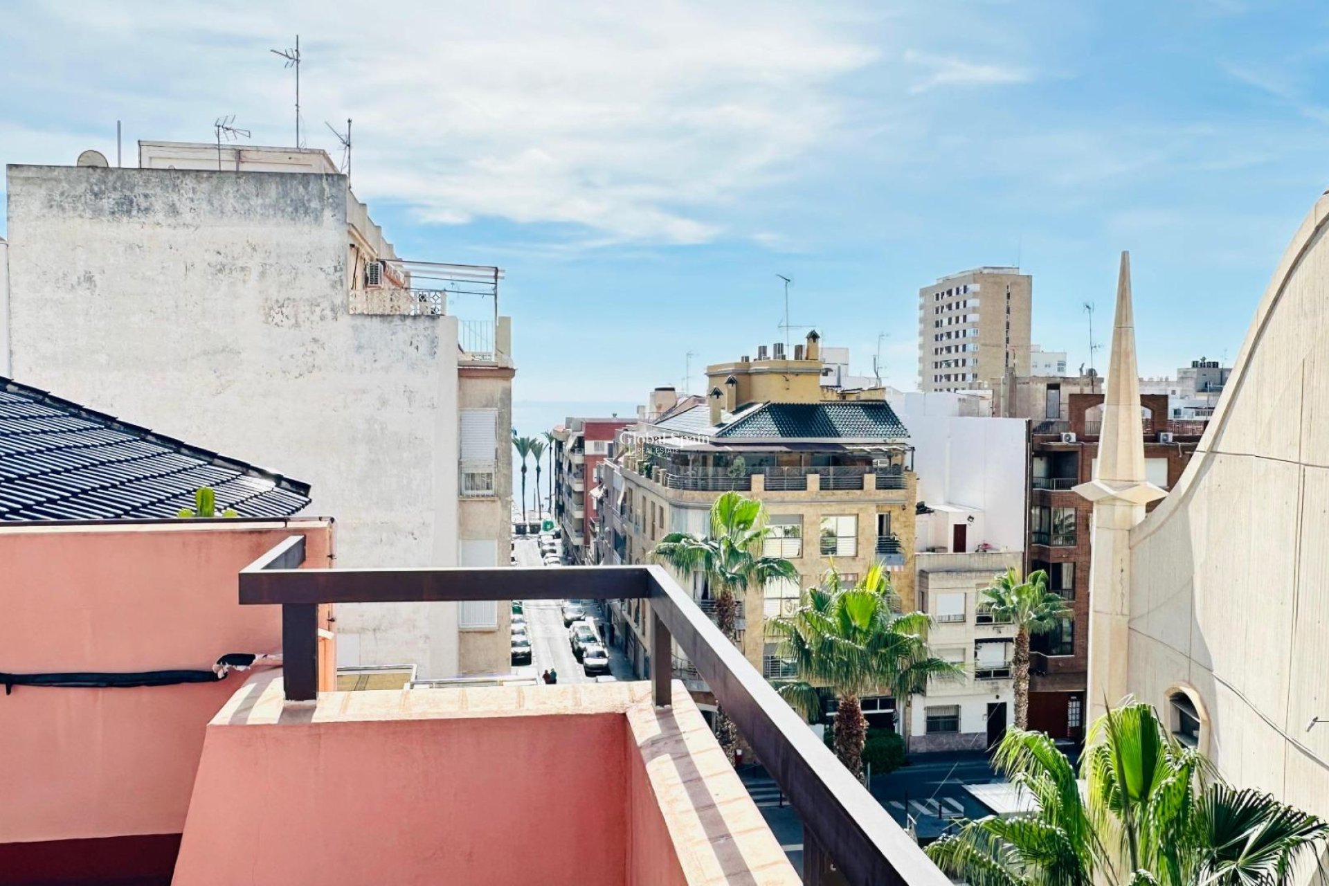 Wederverkoop - APPARTEMENT -
TORREVIEJA - Center