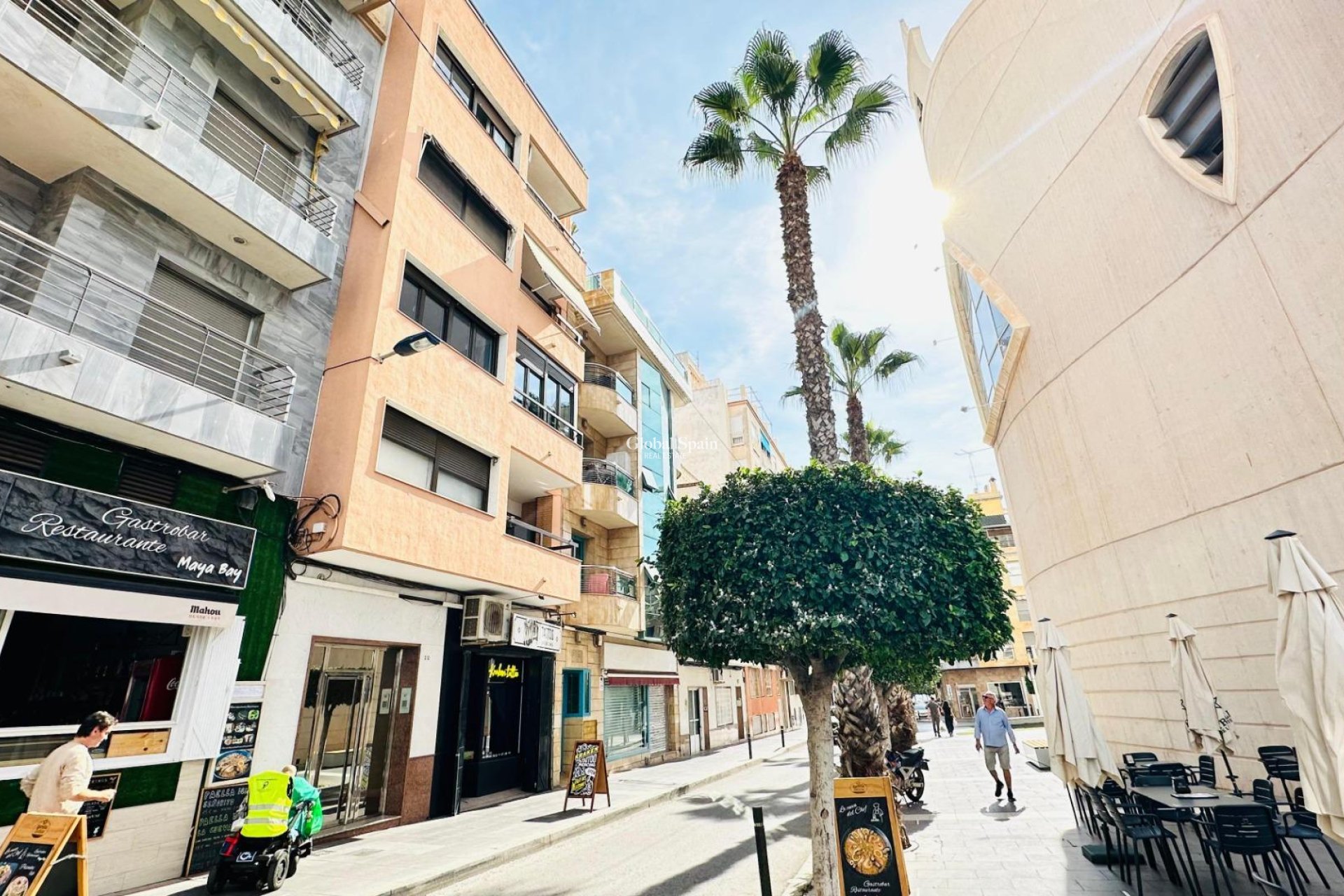 Wederverkoop - APPARTEMENT -
TORREVIEJA - Center
