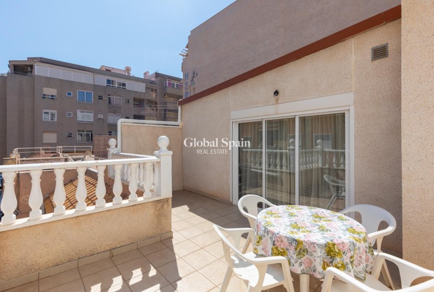 Wederverkoop - APPARTEMENT -
TORREVIEJA - Center