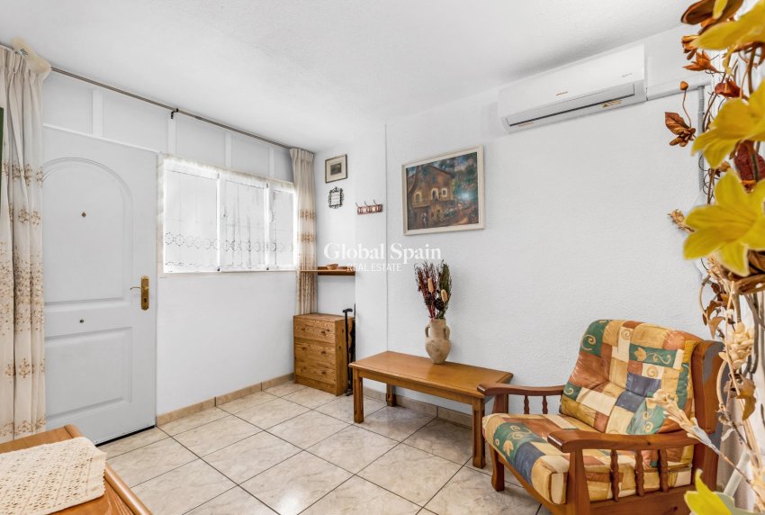 Wederverkoop - APPARTEMENT -
TORREVIEJA - Center