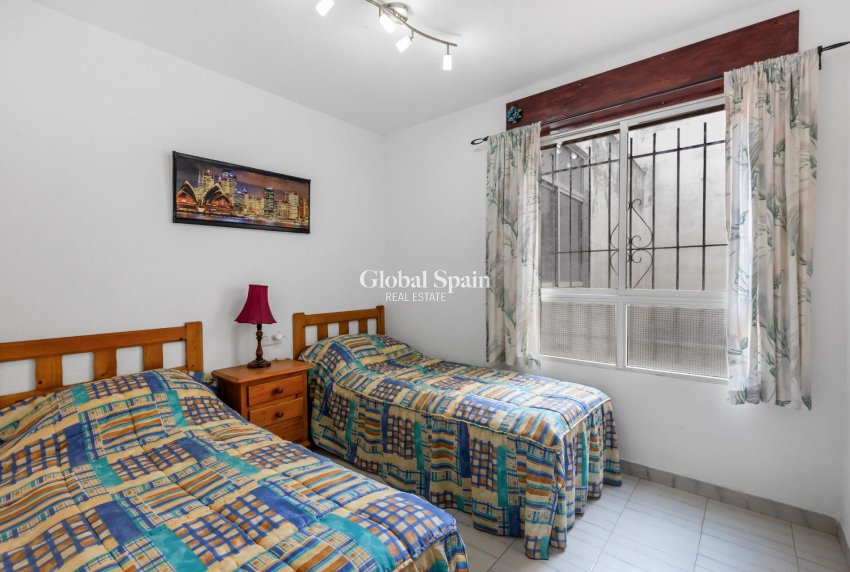 Wederverkoop - APPARTEMENT -
TORREVIEJA - Center