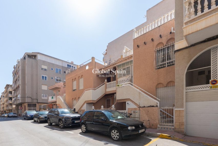 Wederverkoop - APPARTEMENT -
TORREVIEJA - Center