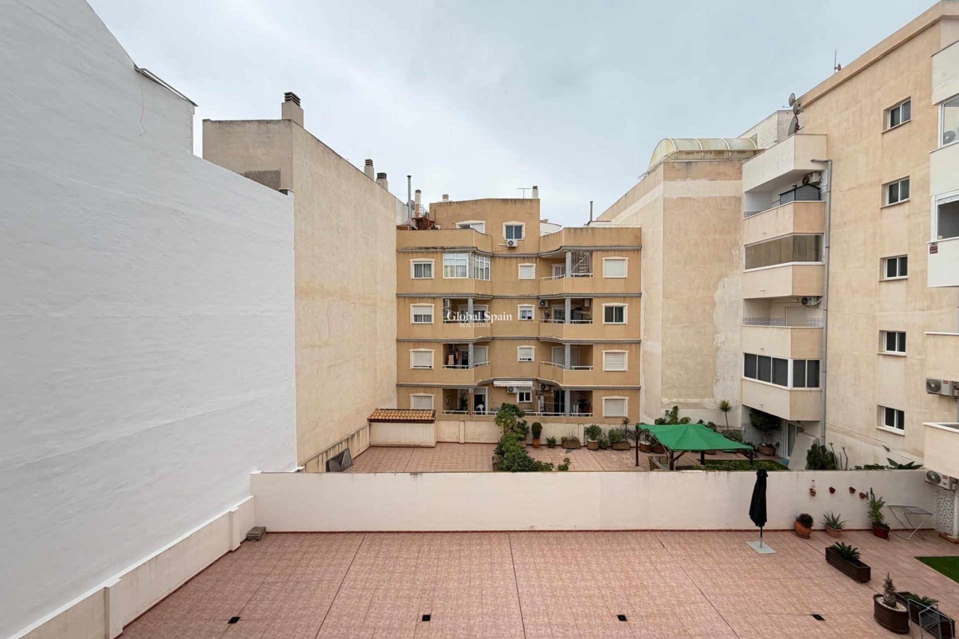 Wederverkoop - APPARTEMENT -
TORREVIEJA - Center