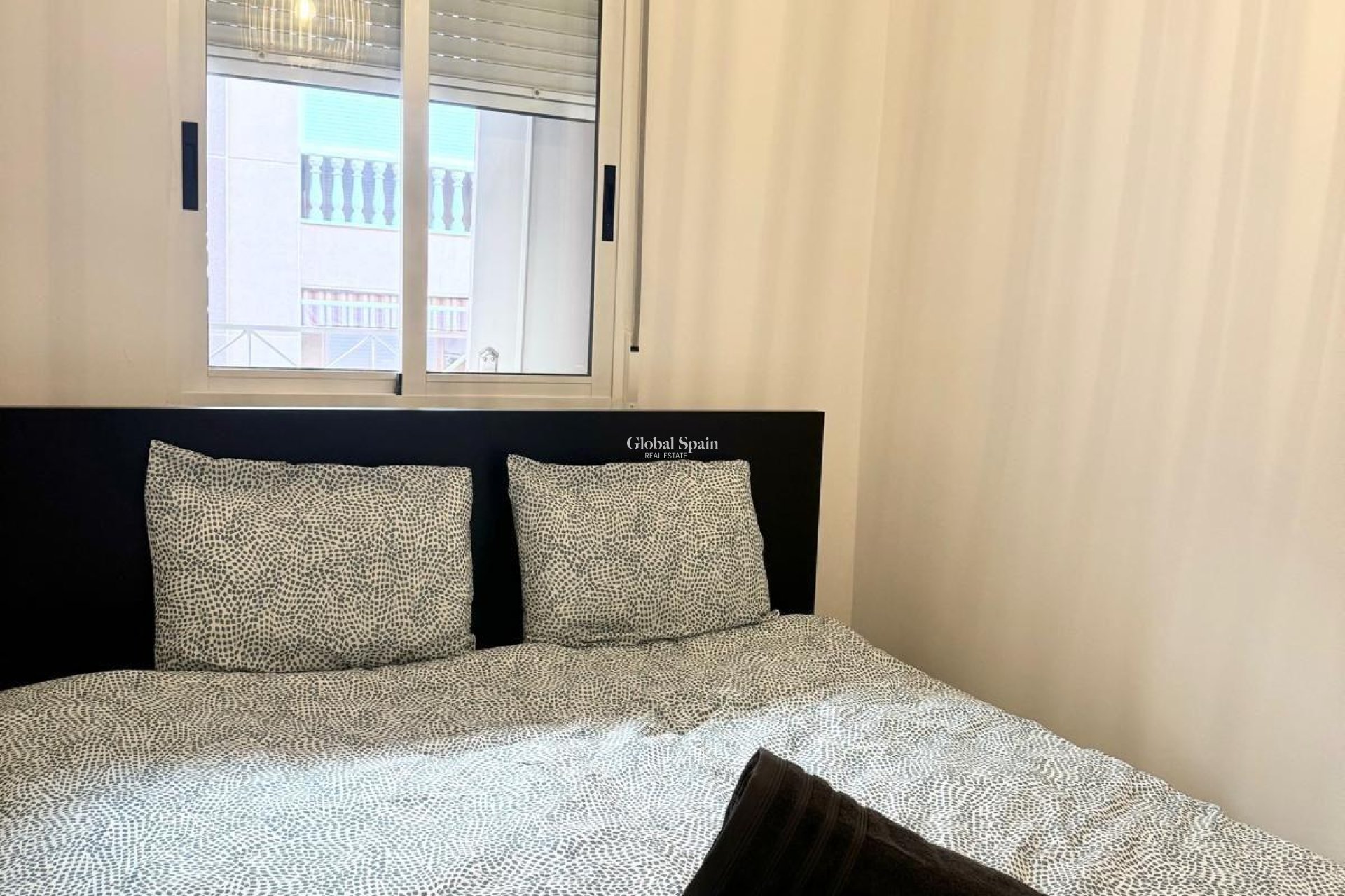 Wederverkoop - APPARTEMENT -
TORREVIEJA - Center