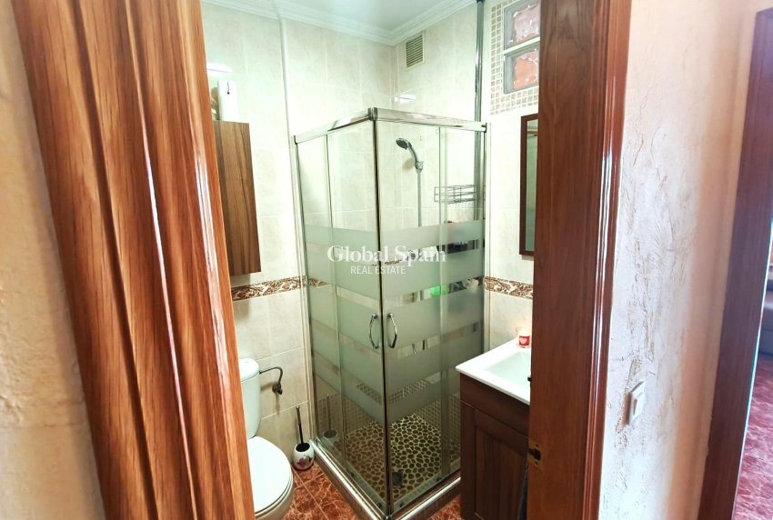 Wederverkoop - APPARTEMENT -
TORREVIEJA - Center