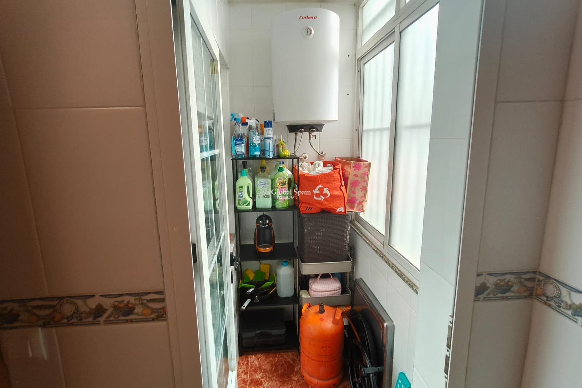 Wederverkoop - APPARTEMENT -
TORREVIEJA - Center
