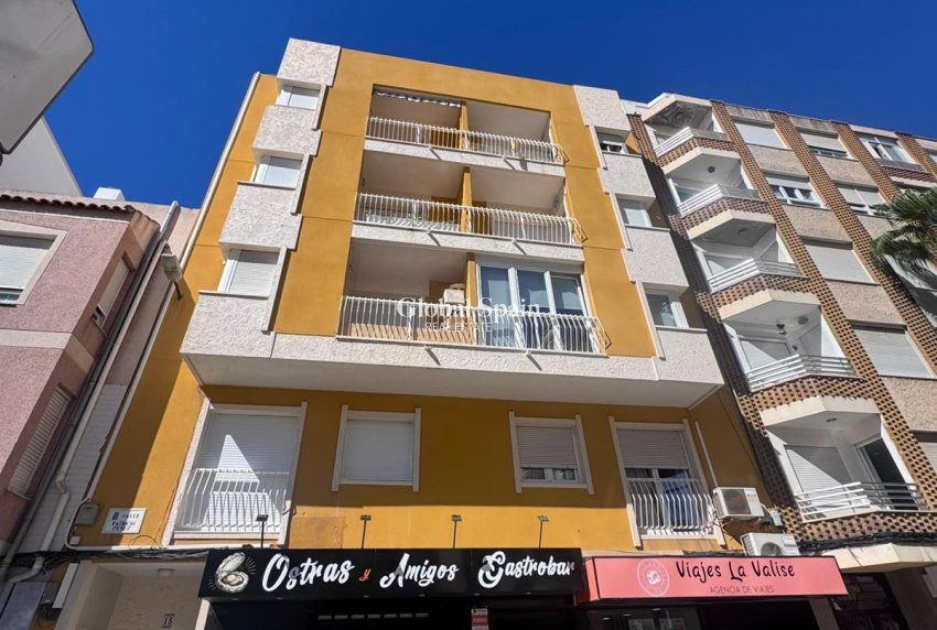 Wederverkoop - APPARTEMENT -
TORREVIEJA - Center
