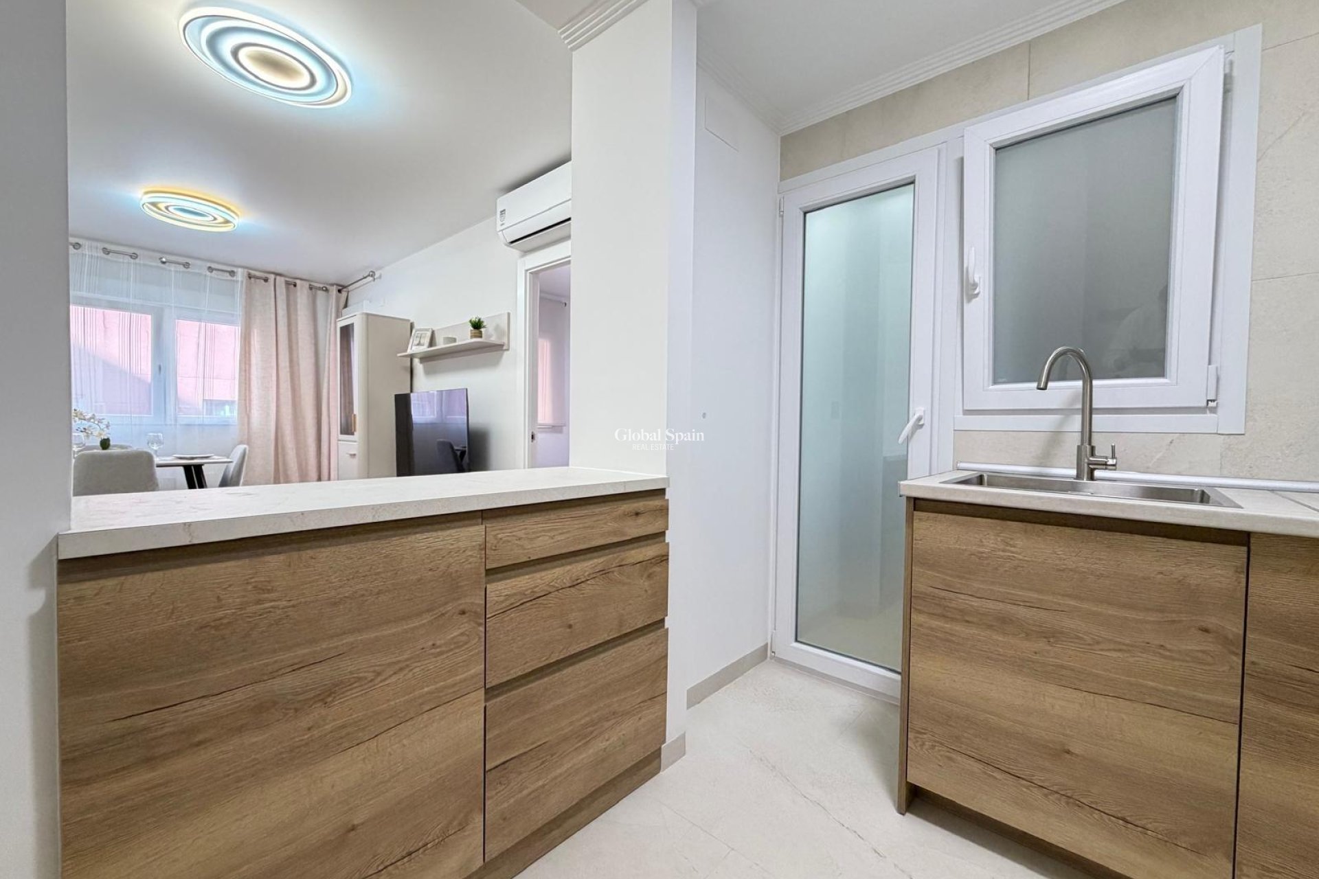 Wederverkoop - APPARTEMENT -
TORREVIEJA - Center