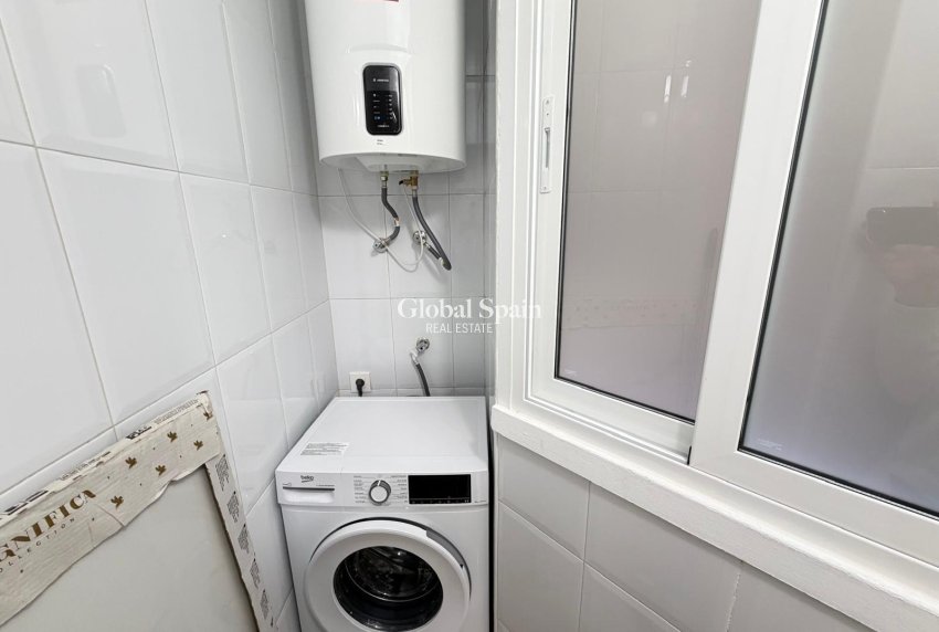 Wederverkoop - APPARTEMENT -
TORREVIEJA - Center
