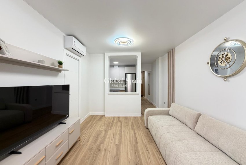 Wederverkoop - APPARTEMENT -
TORREVIEJA - Center