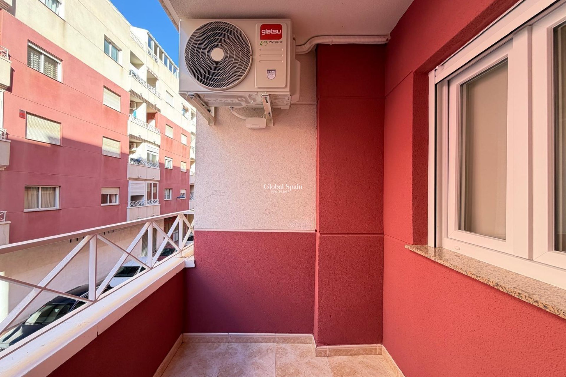 Wederverkoop - APPARTEMENT -
TORREVIEJA - Center