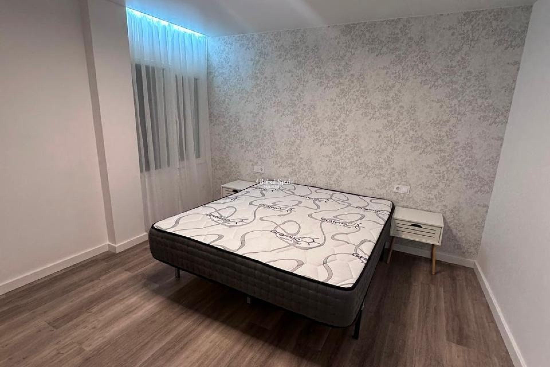 Wederverkoop - APPARTEMENT -
TORREVIEJA - Center