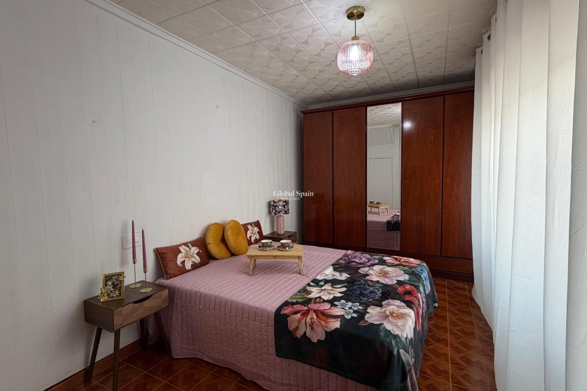 Wederverkoop - APPARTEMENT -
TORREVIEJA - Center