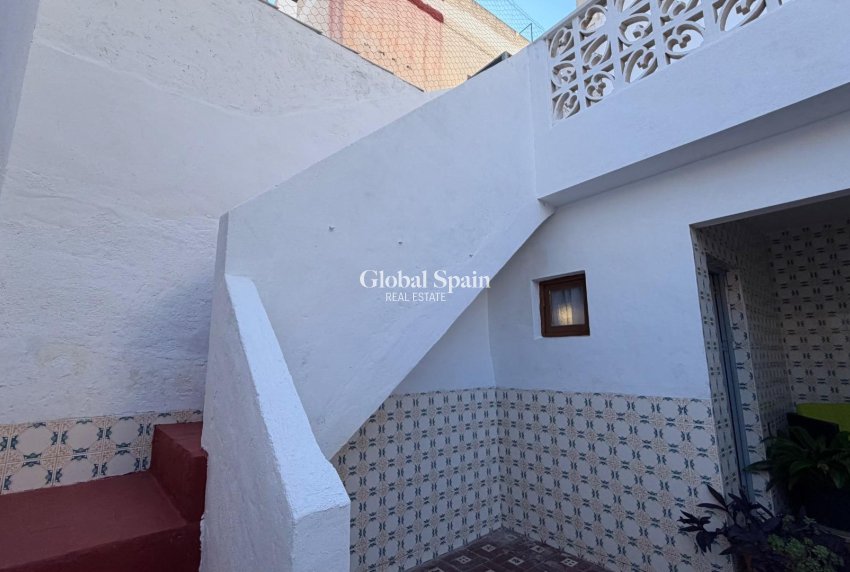 Wederverkoop - APPARTEMENT -
TORREVIEJA - Center