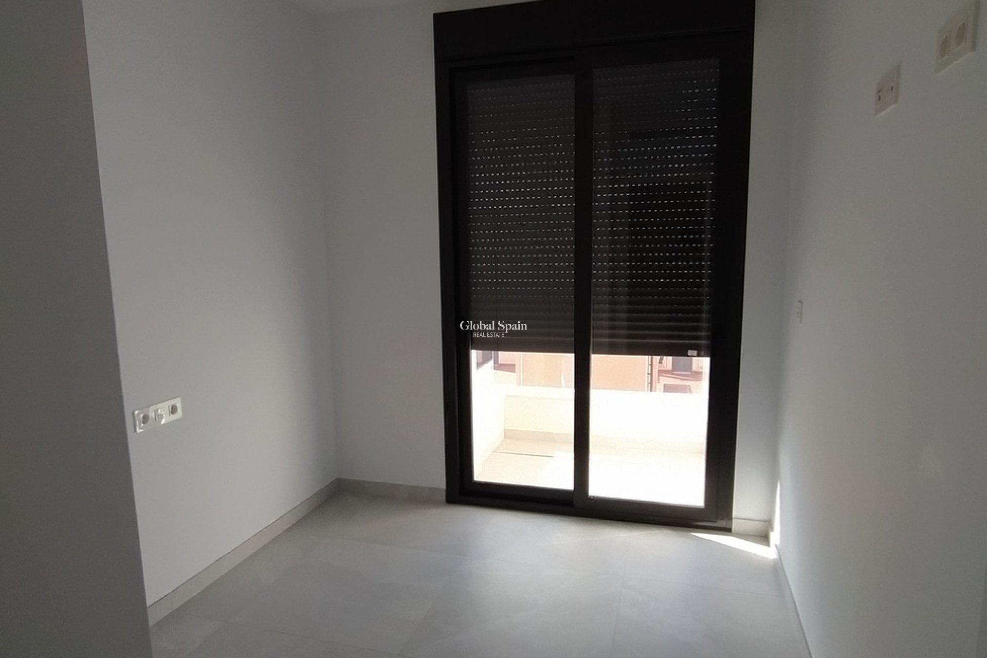 Wederverkoop - APPARTEMENT -
TORREVIEJA - CENTRE PLAYA DEL CURA LAS PISCINAS