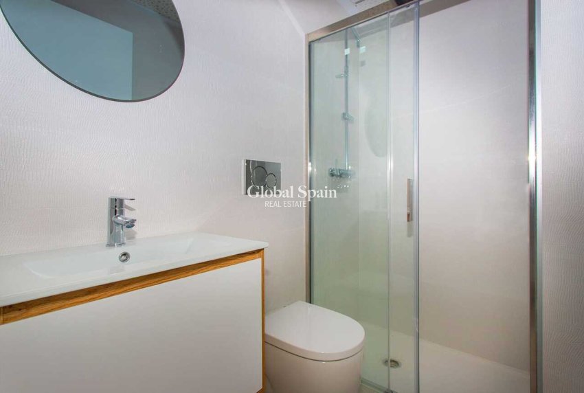 Wederverkoop - APPARTEMENT -
TORREVIEJA - CENTRE PLAYA DEL CURA LAS PISCINAS
